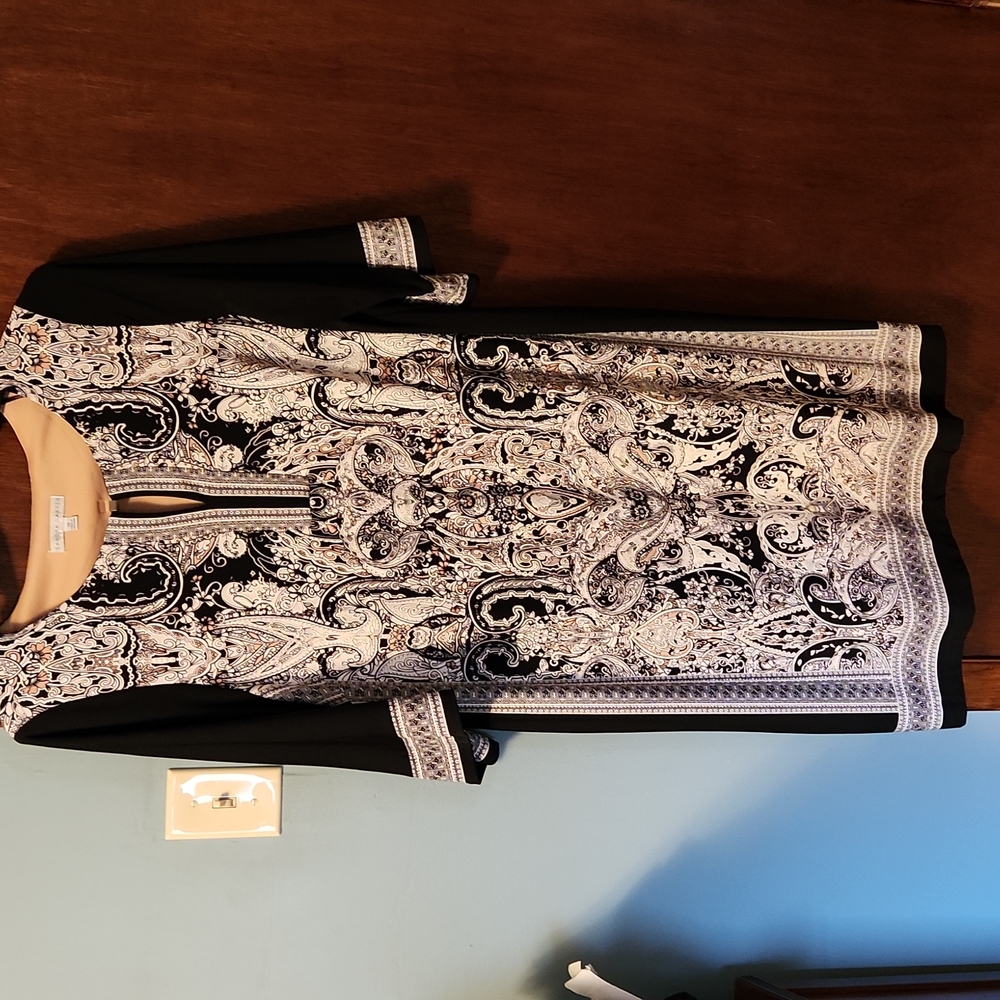 Sandra Darren 1x dress
